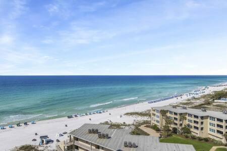 The Scallop By Brightwild-Beachfront Condo Destin Eksteriør billede